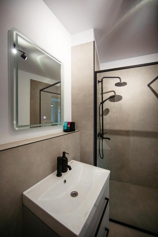 Mountain Retreat Apartment Sinaia Exterior photo